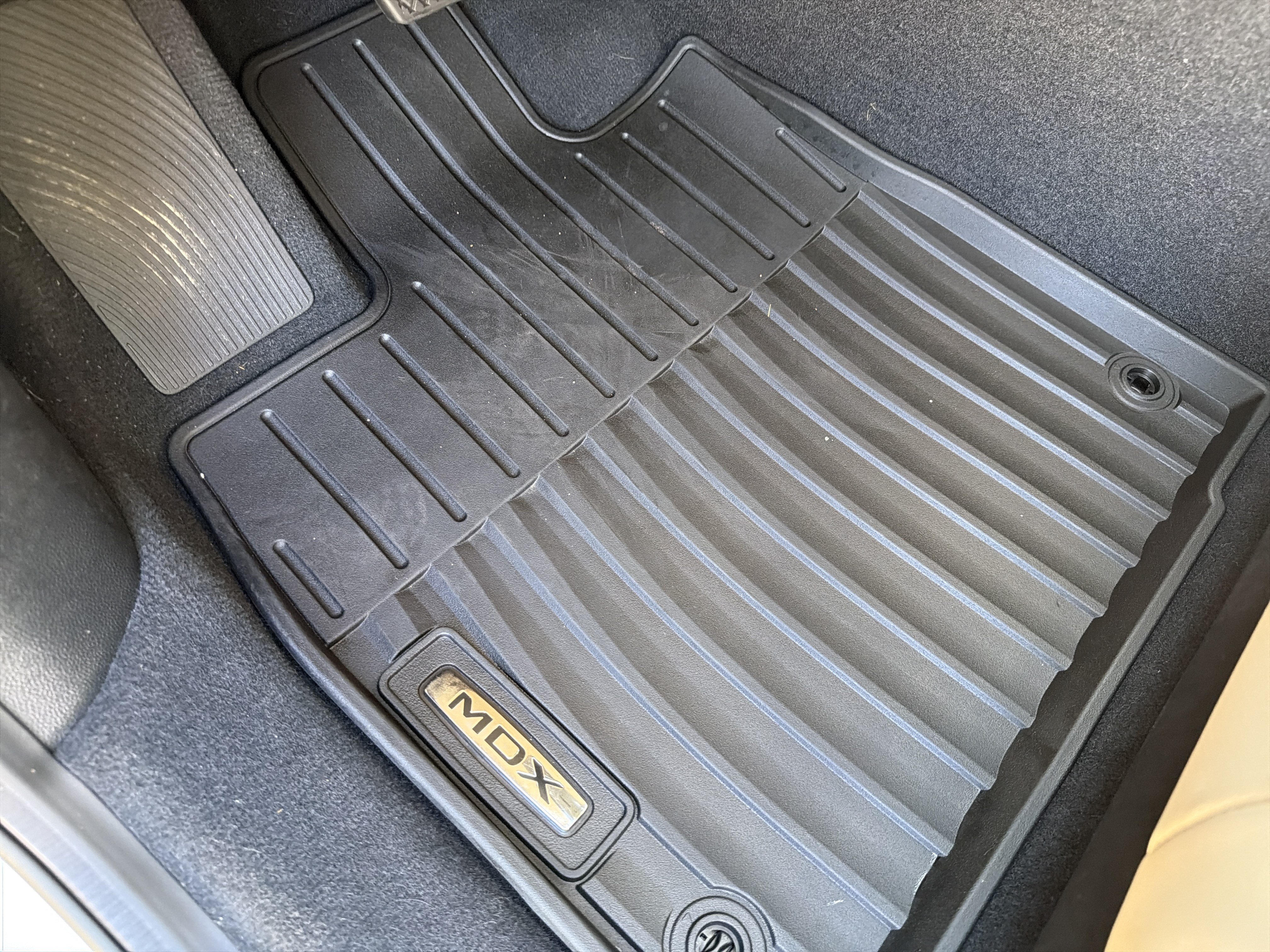 Certified 2026 Acura MDX w/ Technology Package FWD image 17