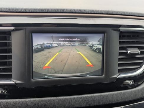 Used 2023 Chrysler Voyager LX image 15