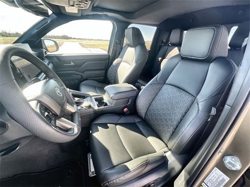 Used 2025 Toyota Tacoma Limited image 18