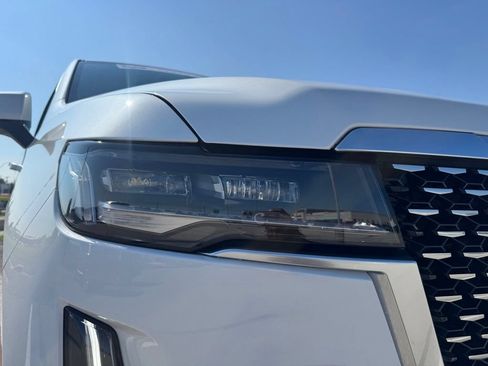 Certified 2023 Cadillac Escalade ESV Premium Luxury AWD/4WD image 9