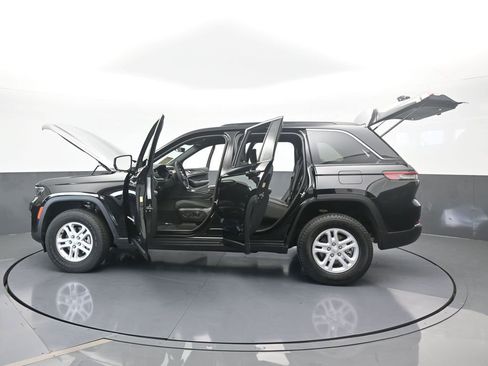 Used 2025 Jeep Grand Cherokee Laredo image 70