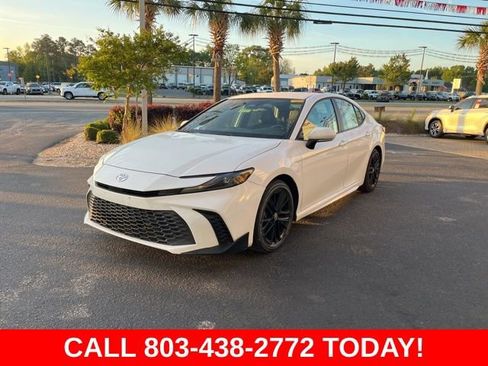 Used 2025 Toyota Camry SE image 35