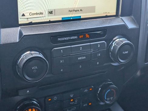 Used 2018 Ford F150 XLT w/ Equipment Group 302A Luxury AWD/4WD image 22
