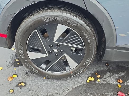 Used 2025 Hyundai Ioniq 5 SE image 11