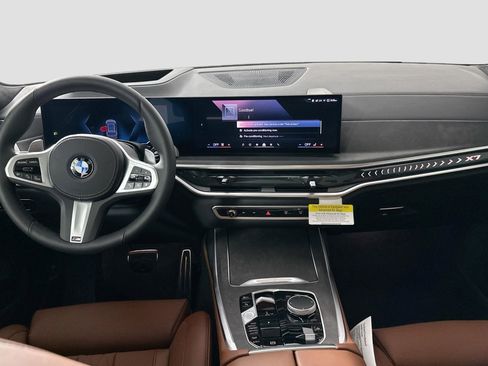 Used 2026 BMW X7 xDrive40i w/ M Sport Package image 19