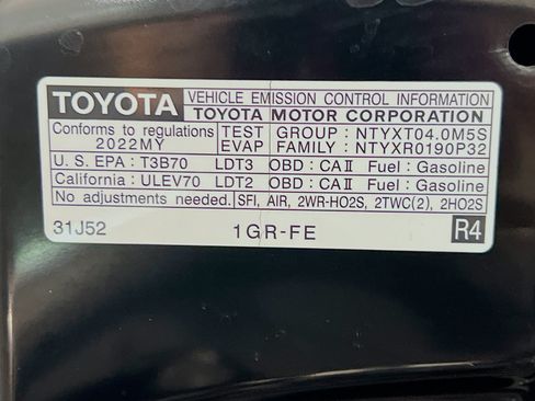 Used 2022 Toyota 4Runner TRD Off-Road AWD/4WD image 21