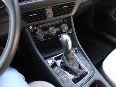 Used 2020 Volkswagen Jetta R-Line FWD image 14