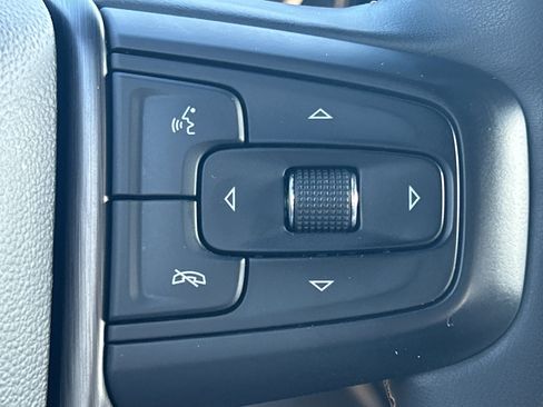 Used 2024 GMC Sierra 2500 AT4 image 16