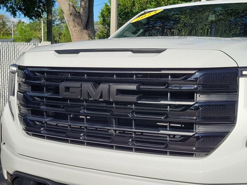Used 2024 GMC Sierra 1500 Elevation w/ Preferred Package AWD/4WD image 9