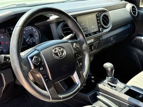 Used 2023 Toyota Tacoma TRD Sport w/ Technology Package RWD image 13