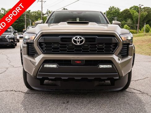 Certified 2025 Toyota Tacoma TRD Sport RWD image 2