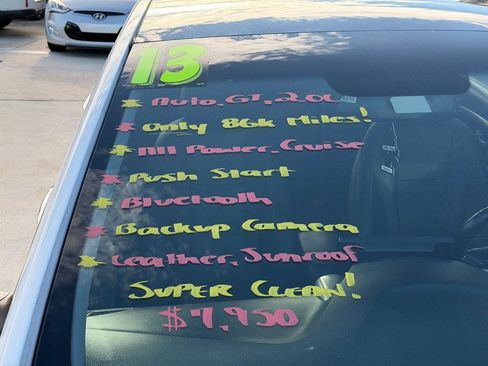 Used 2013 Hyundai Elantra GT w/ Tech Pkg image 2