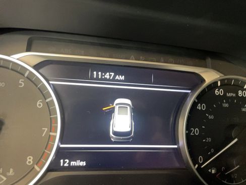 Used 2025 Nissan Pathfinder S image 6