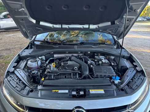 Used 2025 Volkswagen Jetta SE image 32