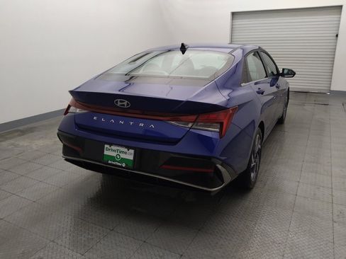 Used 2025 Hyundai Elantra SEL FWD image 7