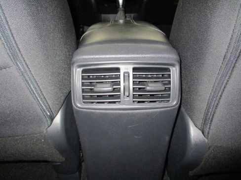 Used 2018 Nissan Rogue SV image 28