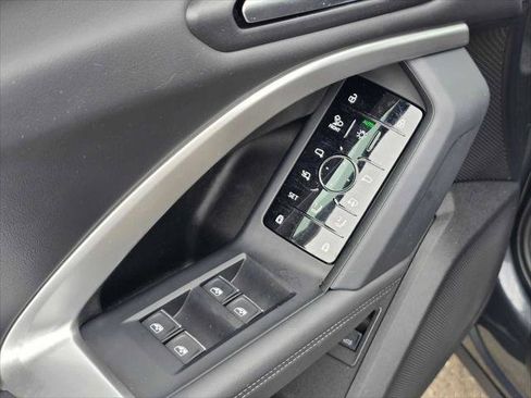 Certified 2025 Audi Q5 Premium Plus w/ Premium Plus AWD/4WD image 23