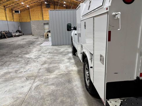 Used 2017 Chevrolet Silverado 3500 W/T RWD image 9
