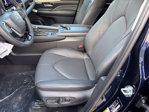 New 2026 Toyota Grand Highlander Limited image 12