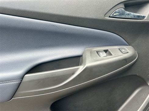 Used 2022 Chevrolet Bolt EUV Premier w/ Sun & Sound Package image 21