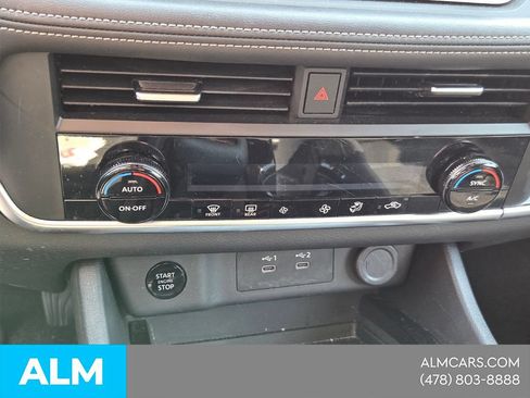 Used 2025 Nissan Rogue SV FWD image 20