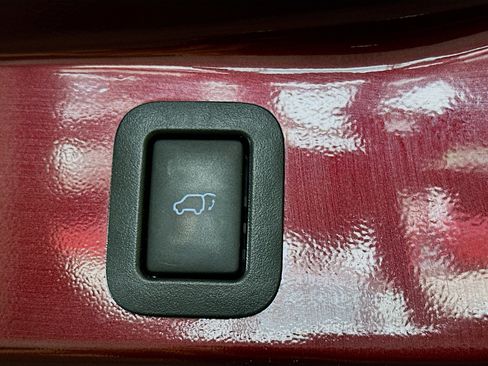 Used 2017 Toyota Highlander XLE FWD image 33