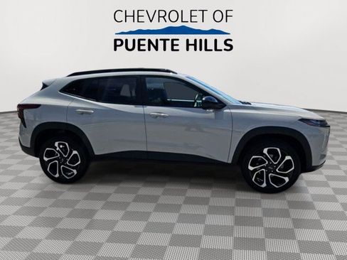 Used 2026 Chevrolet Trax RS FWD image 9