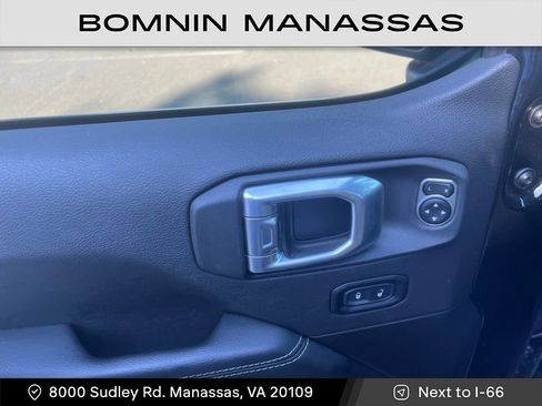 Used 2023 Jeep Wrangler Unlimited Sahara w/ LED Lighting Group AWD/4WD image 9