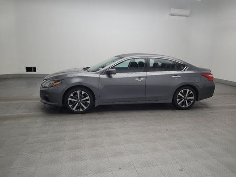 Used 2016 Nissan Altima 2.5 SR w/ LED Appearance Package FWD image 2