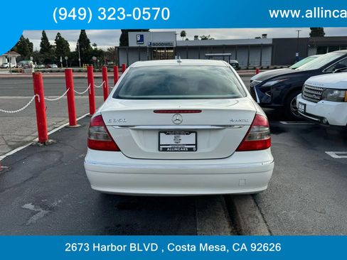 Used 2009 Mercedes-Benz E 350 4MATIC Sedan image 5