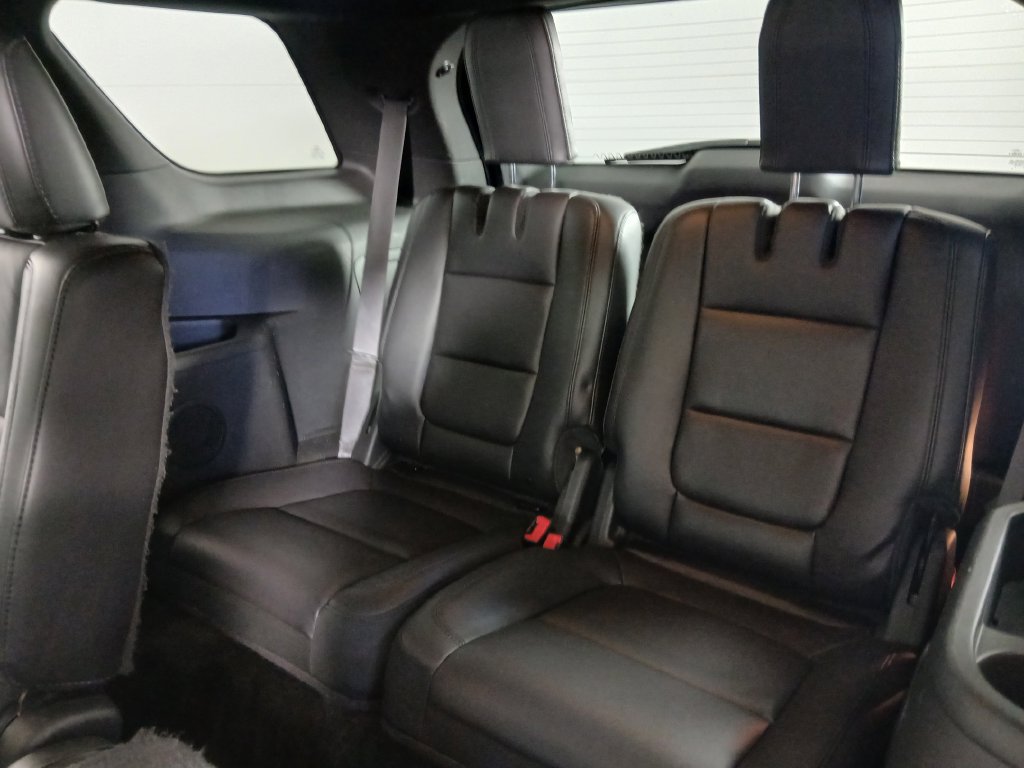 Used 2014 Ford Explorer XLT w/ Equipment Group 202A AWD/4WD image 18