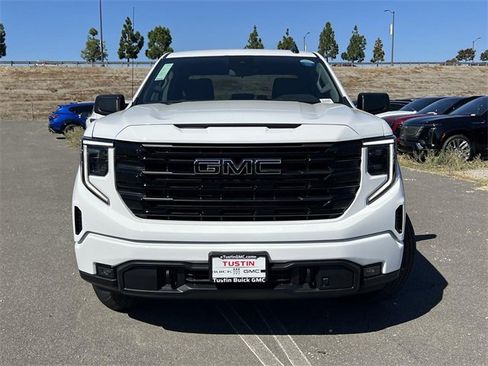 New 2026 GMC Sierra 1500 Elevation w/ LPO, Elevation Black Package image 7