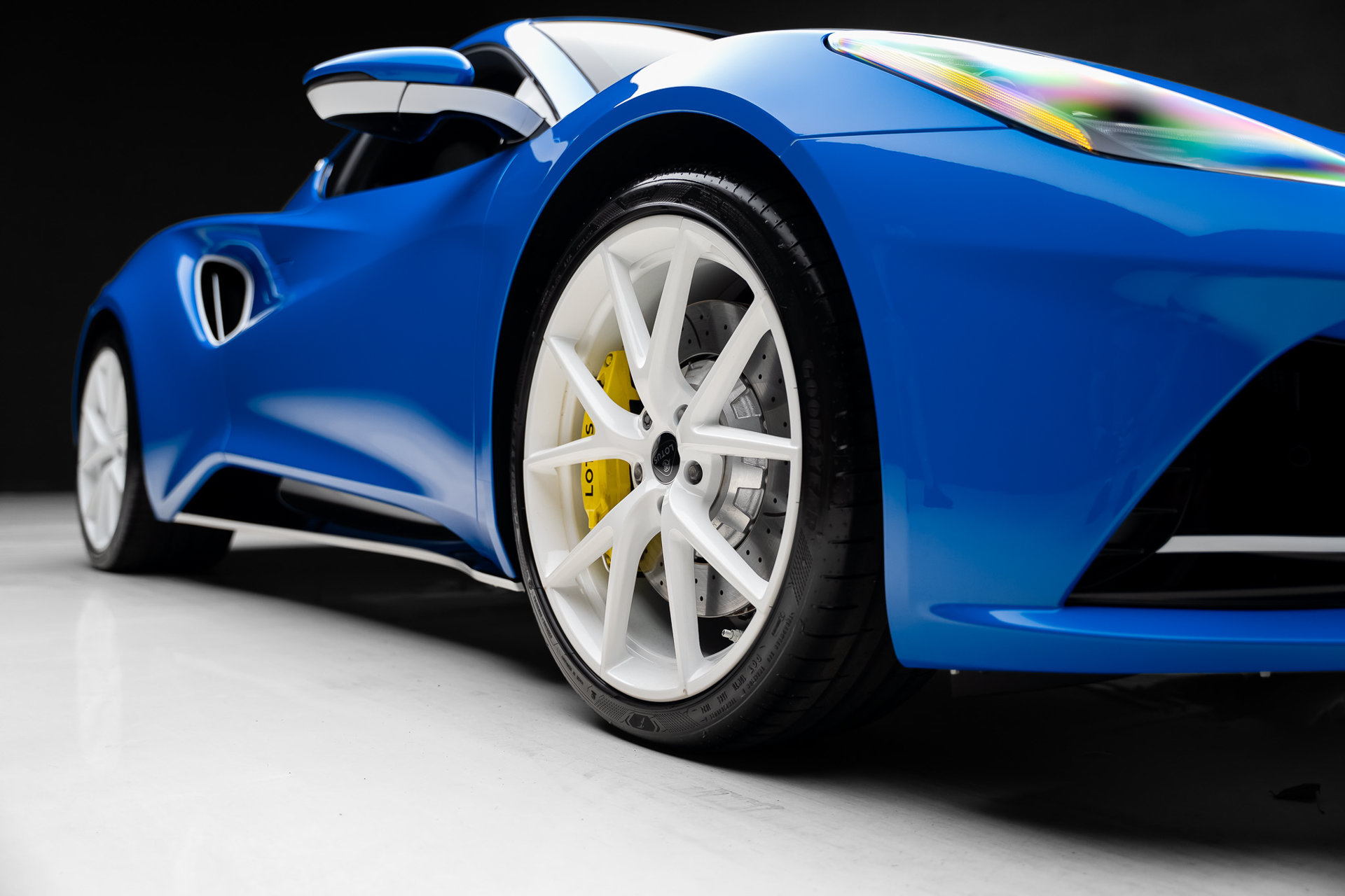 Used 2025 Lotus Emira RWD image 70