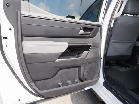 Used 2024 Toyota Tundra Limited image 21