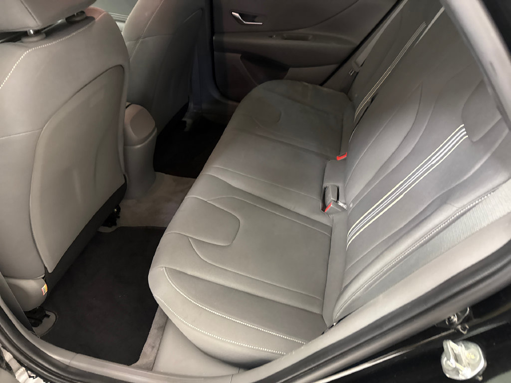 Used 2023 Hyundai Elantra SEL w/ Convenience Package FWD image 16