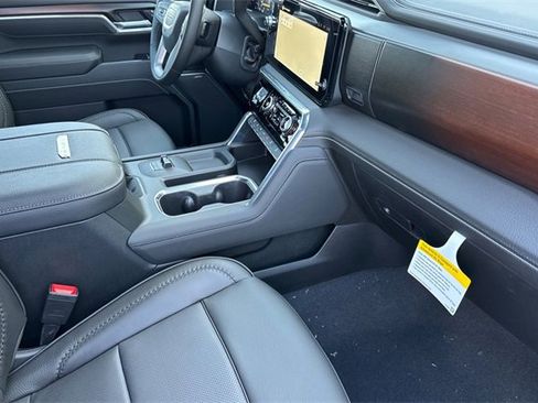 New 2026 GMC Sierra 2500 Denali w/ Denali Reserve Package image 17