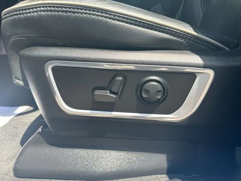 Used 2023 RAM 1500 Laramie AWD/4WD image 14