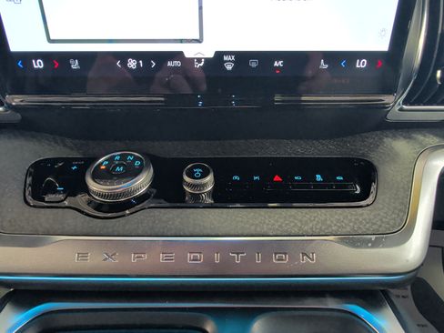Used 2026 Ford Expedition Tremor AWD/4WD image 21
