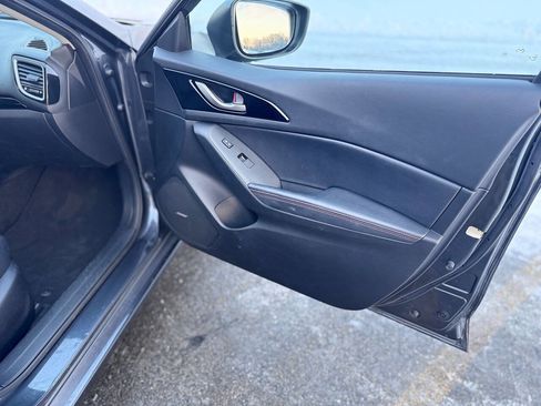 Used 2016 MAZDA MAZDA3 i Grand Touring image 19