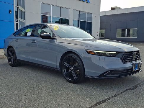 Used 2025 Honda Accord Sport image 3
