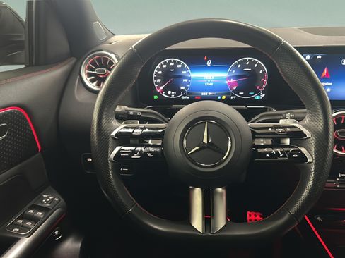 Used 2025 Mercedes-Benz GLA 250 image 21