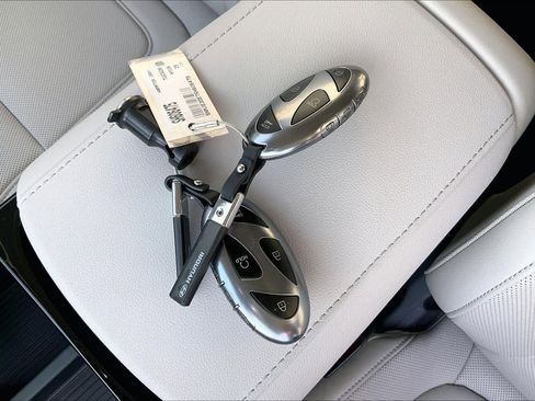 Used 2025 Hyundai Tucson Limited image 14