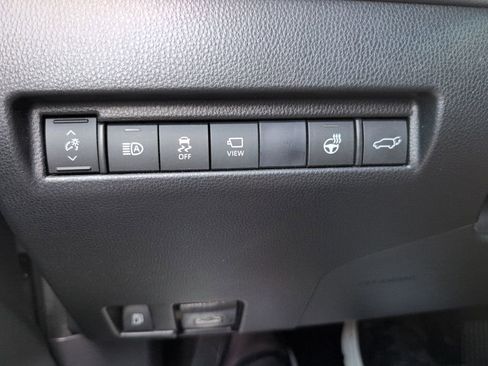 Used 2021 Toyota Venza Limited AWD/4WD image 25