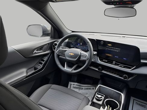New 2027 Chevrolet Equinox LT w/ LPO, Floor Liner Package AWD/4WD image 9