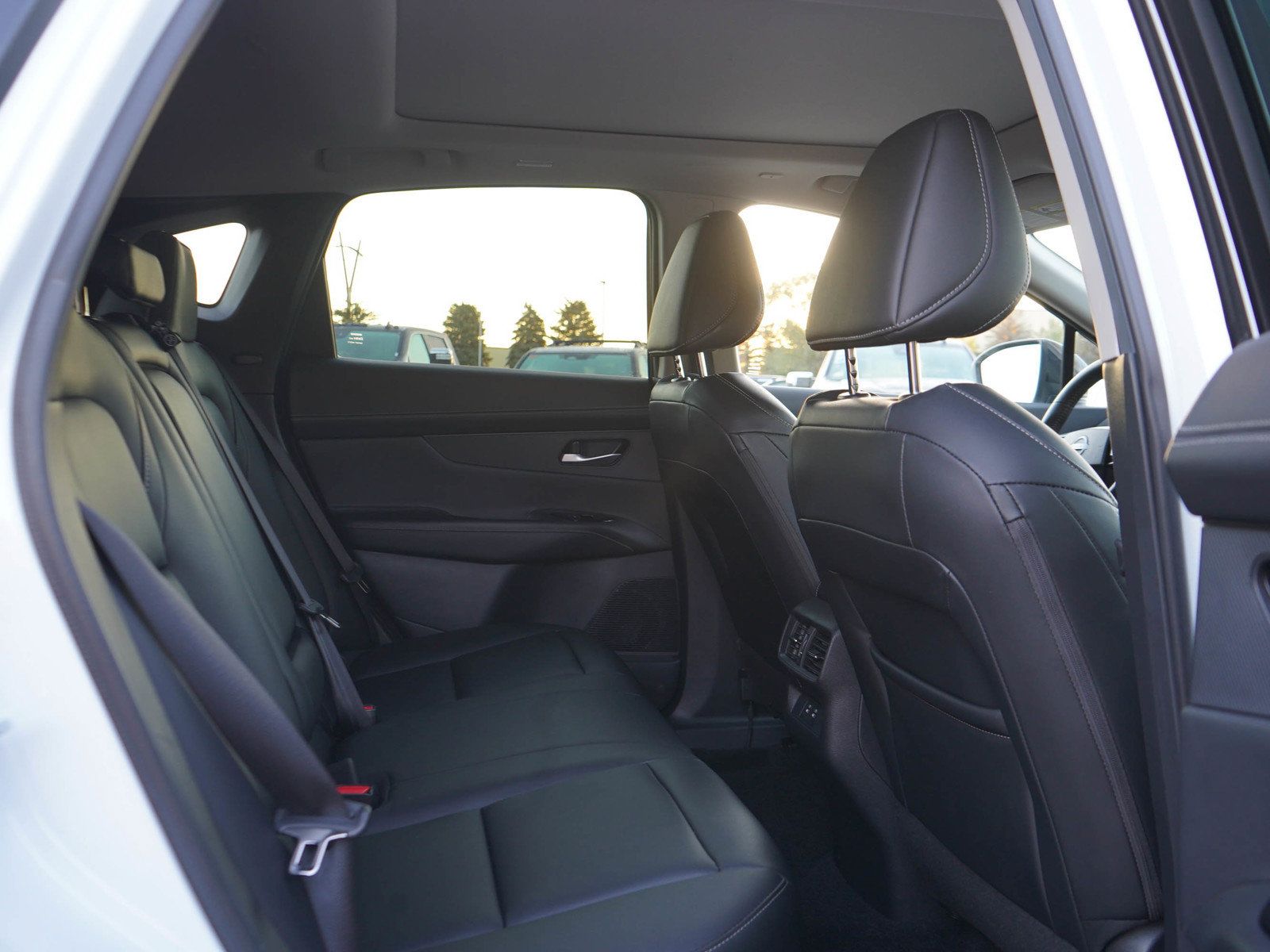 Used 2025 Nissan Murano SL AWD/4WD image 12