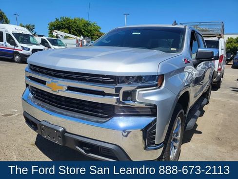 Used 2022 Chevrolet Silverado 1500 LT AWD/4WD image 3