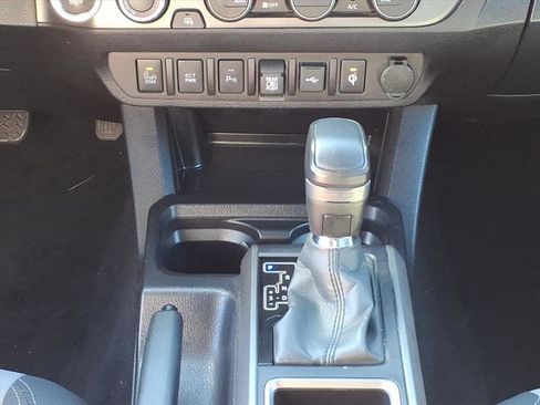 Used 2022 Toyota Tacoma TRD Sport image 13