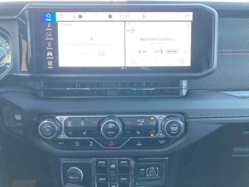 New 2024 Jeep Wrangler Unlimited Rubicon w/ Convenience Group image 19