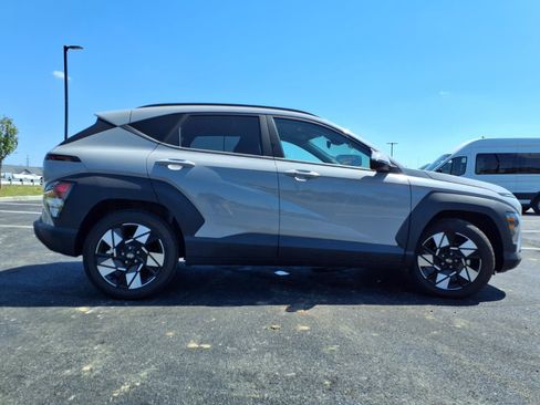 Used 2025 Hyundai Kona SEL FWD image 32