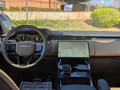 Used 2025 Land Rover Range Rover Sport Dynamic SE image 31
